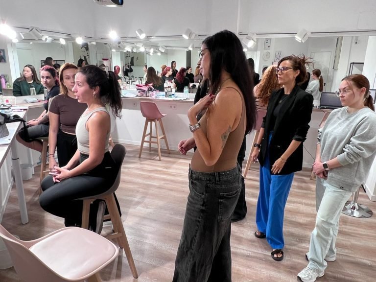 Estudiar maquillaje profesional